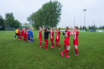 Bild 366 - wCJ SV Steinhorst/Labenz - VfL Oldesloe : Ergebnis: 18:0